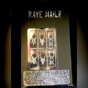 Rave Nailz - press on acrylic nails